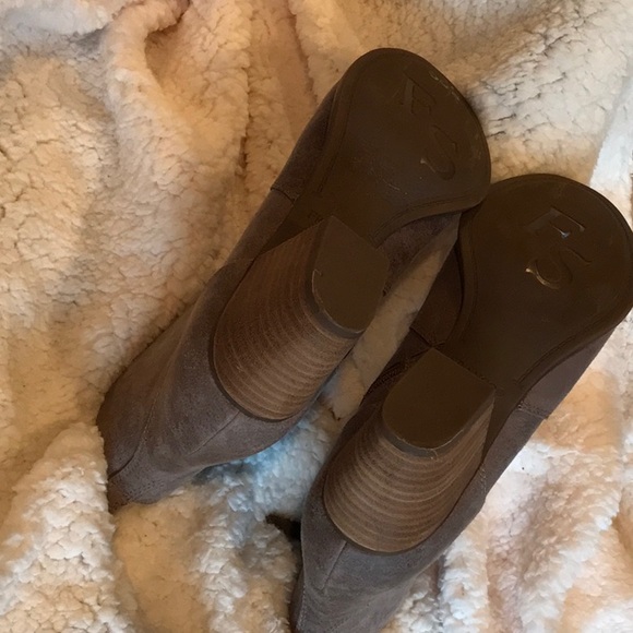 Franco Sarto Ankle Boots - Taupe - size 8.5M - Like New - Picture 4 of 6